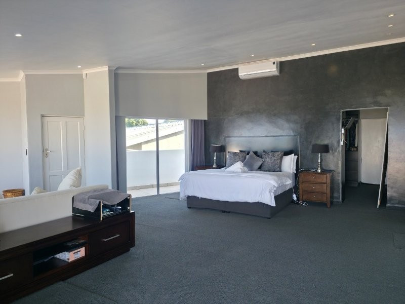 5 Bedroom Property for Sale in Jeffreys Bay Central Eastern Cape